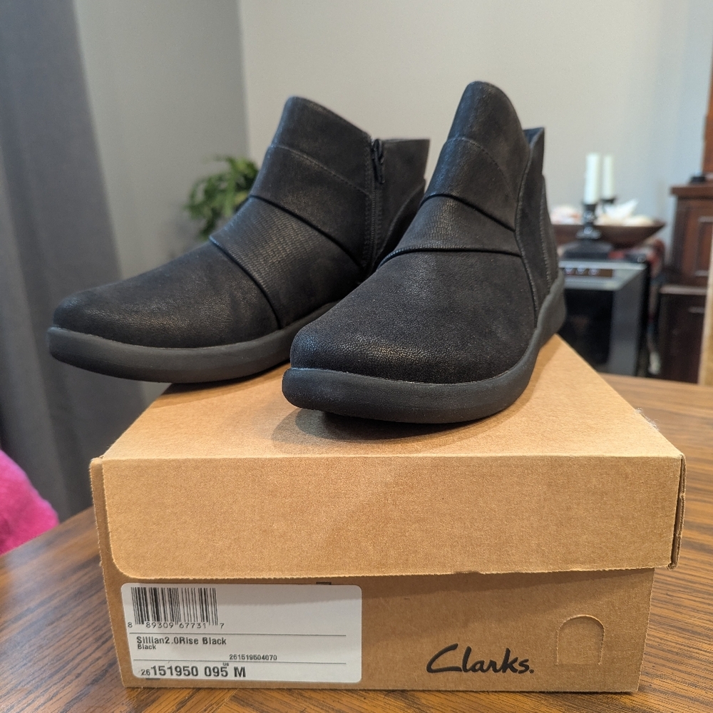 Clarks Women's Black Sillian 2.0 Rise Ankle Boots